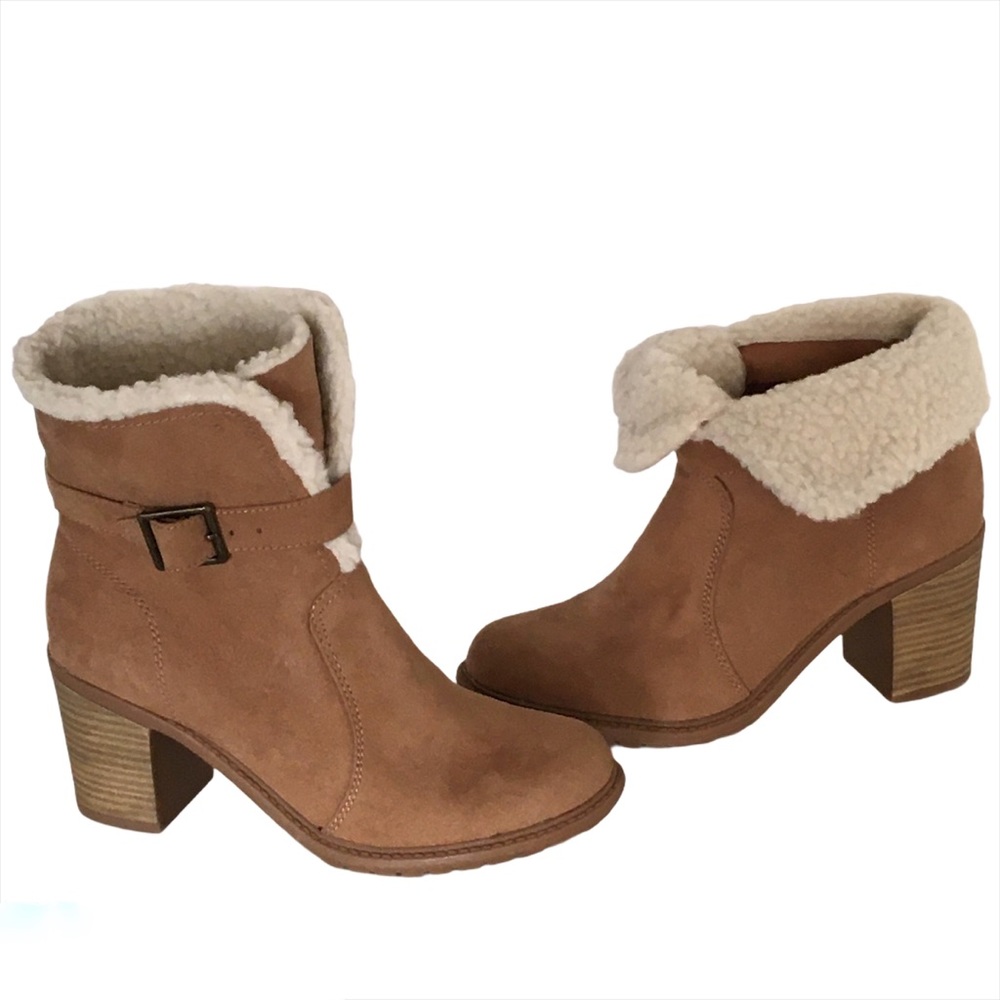NWOB American Eagle Tan Suede Heel Ankle Bootie 6